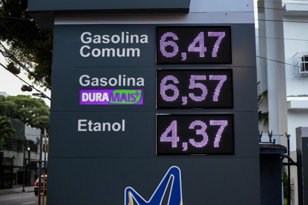 Aumento ICMS nos Combustíveis Deve Impactar Preços nas Bombas na Próxima Semana - Cover Image