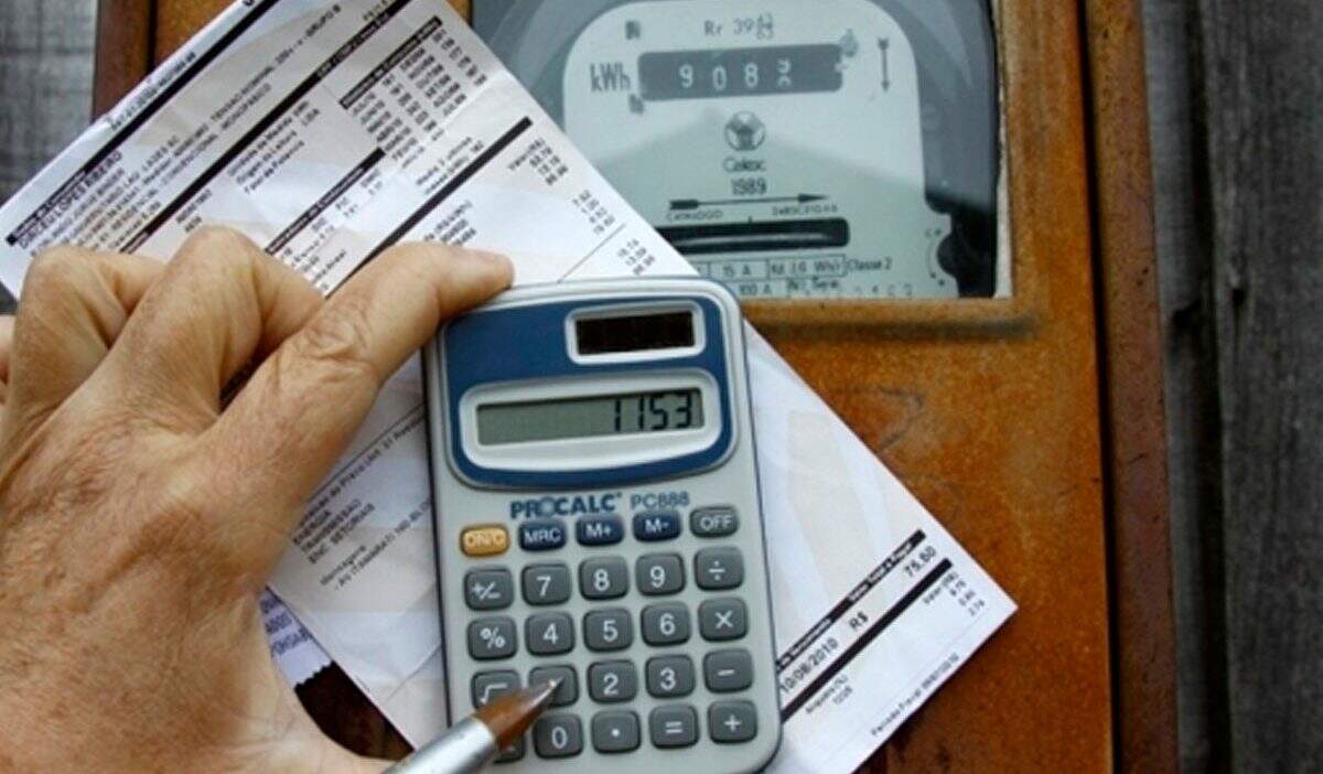 Aneel aprova R$ 5,5 bilhões para reduzir conta de luz em 22