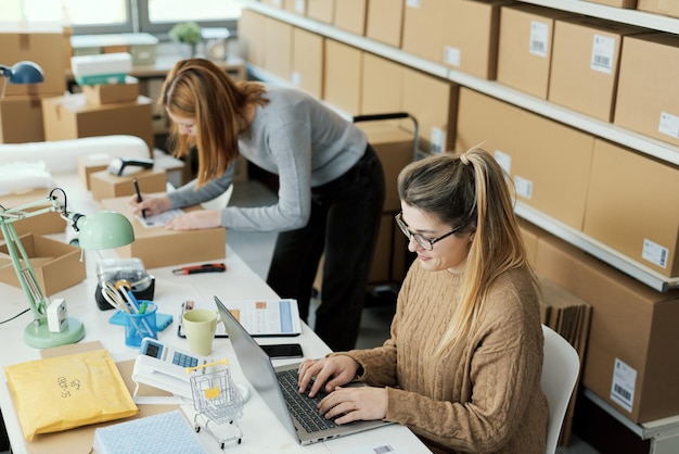6 Vantagens de Usar um ERP para Distribuidora de Aviamentos e Otimizar sua Gestão