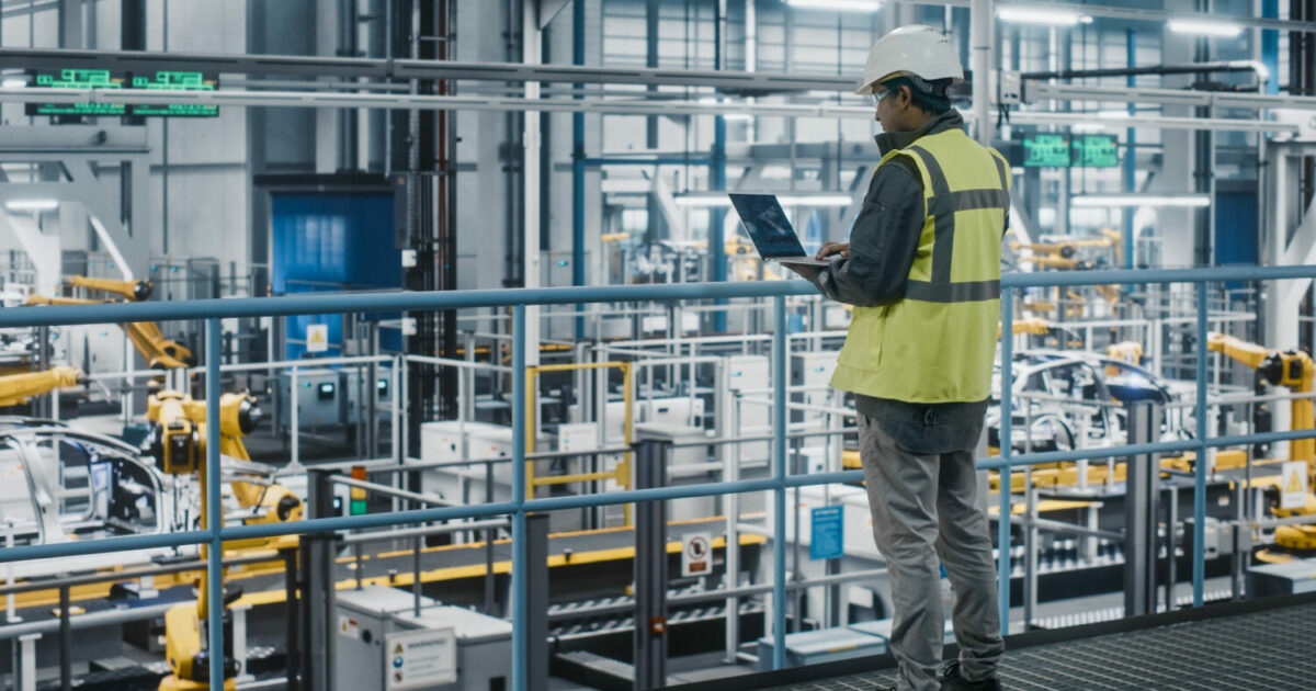 Profissionais industriais perdem 41% do tempo com tarefas manuais